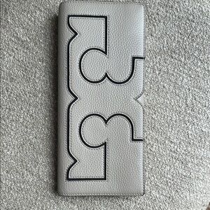 Tory Burch Metallic Silver Card Holder